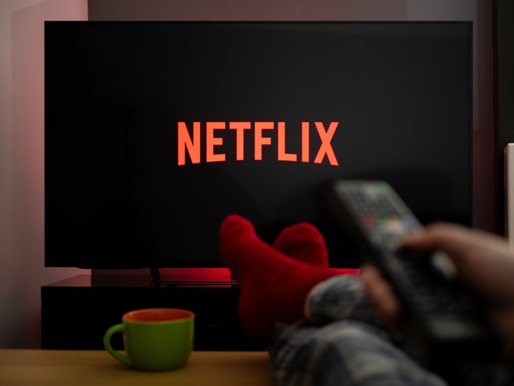 Netflix continues to lose subscribers and lay off 300 employees