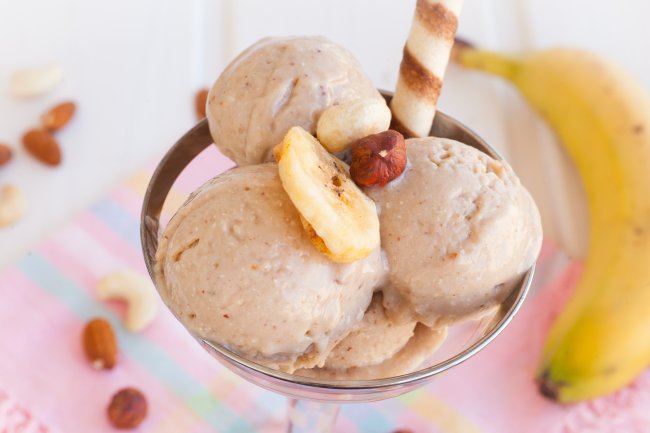New recipe: Ice cream from frozen bananas!
