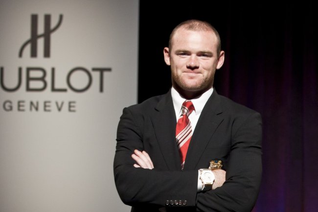 Wayne Rooney is moving to America without his wife!