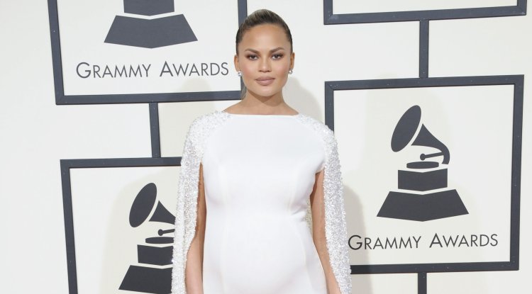 How famous moms look after giving birth?