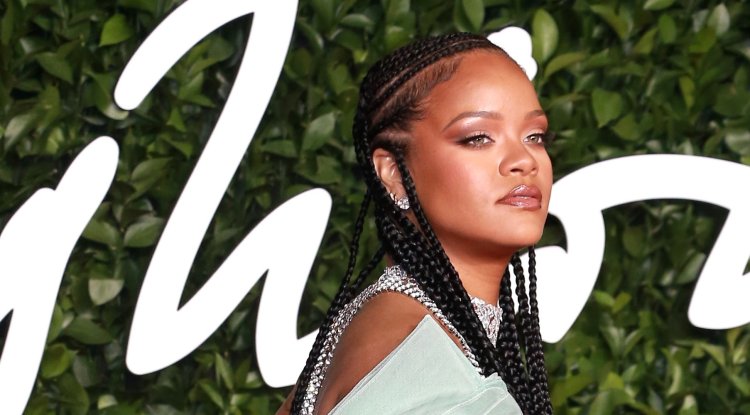 Rihanna was filmed in public!