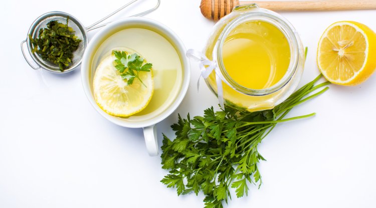 Lemon and parsley drink for weight loss