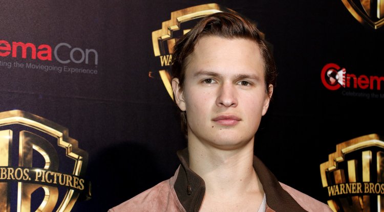 Ansel Elgort published a completely naked photo!