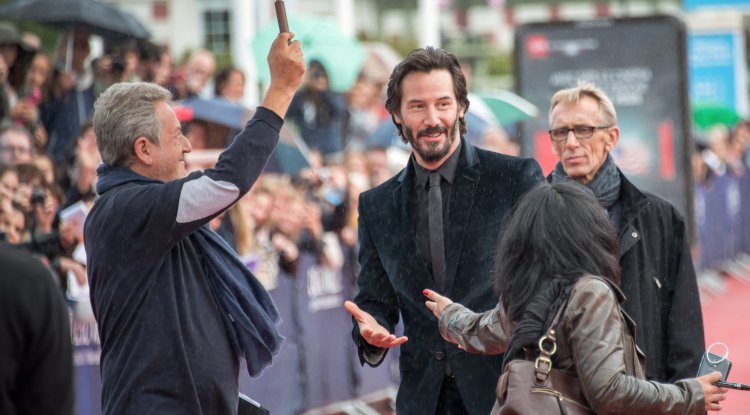 Keanu Reeves 'I would love to play Batman'