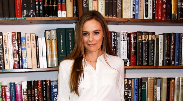 Alicia Silverstone is the target of criticism!