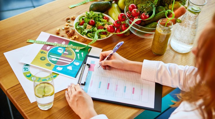 Why you should not eat between main meals