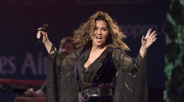 Shania Twain: Not Just A Girl