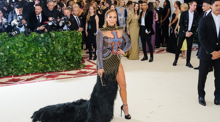 Fashion: Jennifer Lopez's romantic dresses
