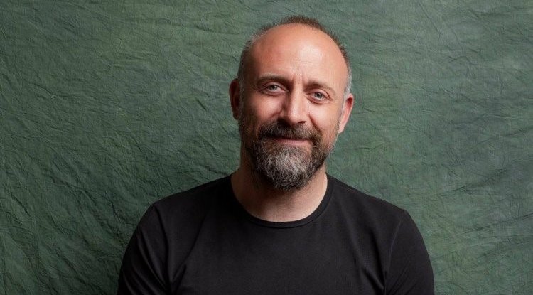 Halit Ergenc returns on small screens!