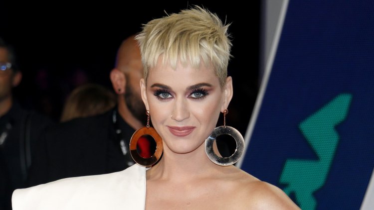 Fans Call Out Katy Perry!