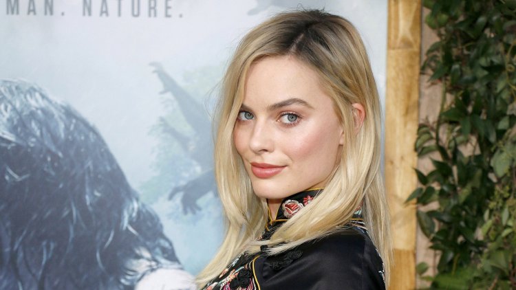 Margot Robbie is obsessed with this book