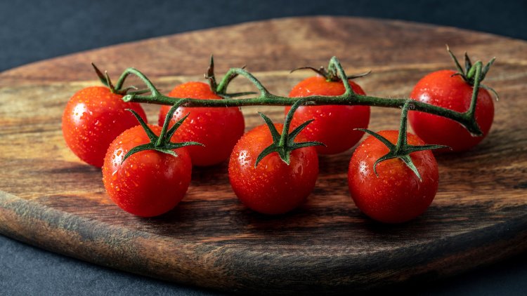 Why we should eat tomatoes?