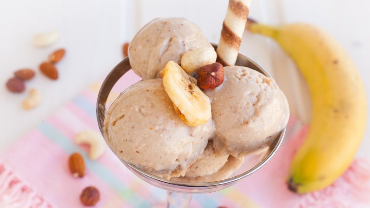 New recipe: Ice cream from frozen bananas!