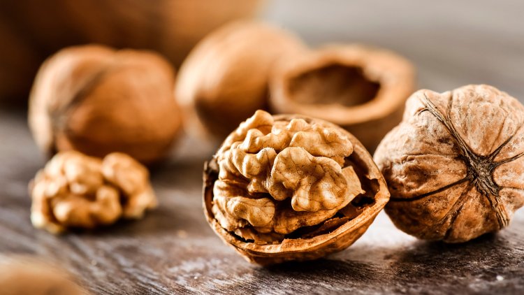Walnuts - the best food for heart and brain