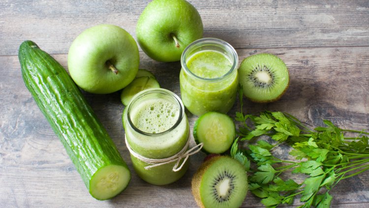DIET: Apple and cucumber slimming juice