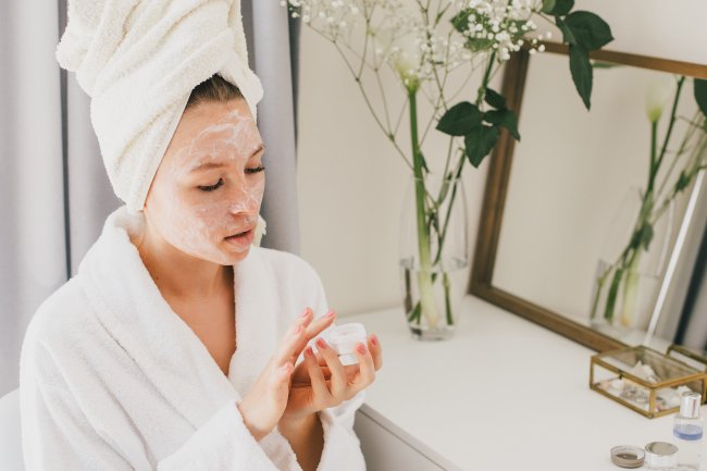 DO YOU KNOW WHAT A 'MOISTURIZING SANDWICH' IS?