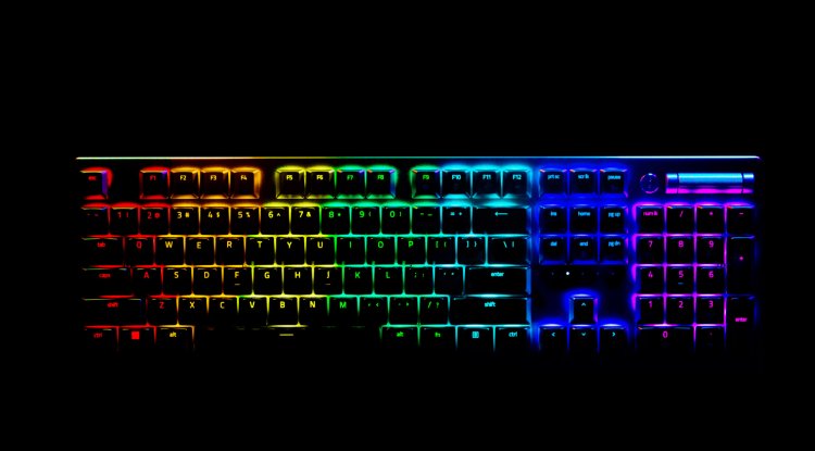 Razer announces Deathstalker V2 with laser engraving