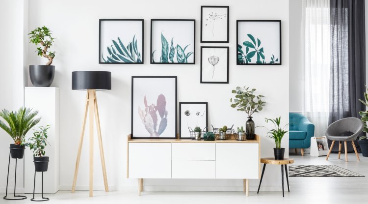 Interesting ways to decorate walls