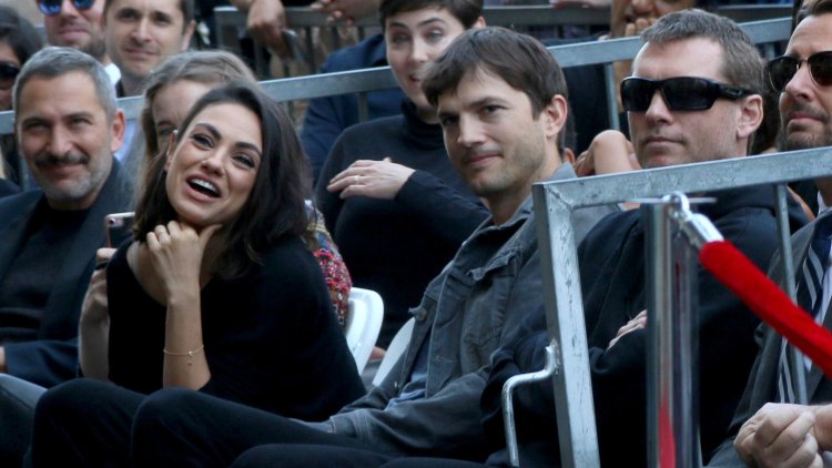 Mila Kunis and Ashton Kutcher were caught while shopping!