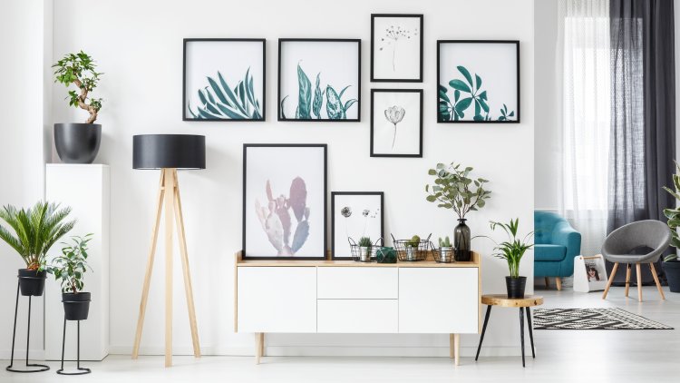 Interesting ways to decorate walls