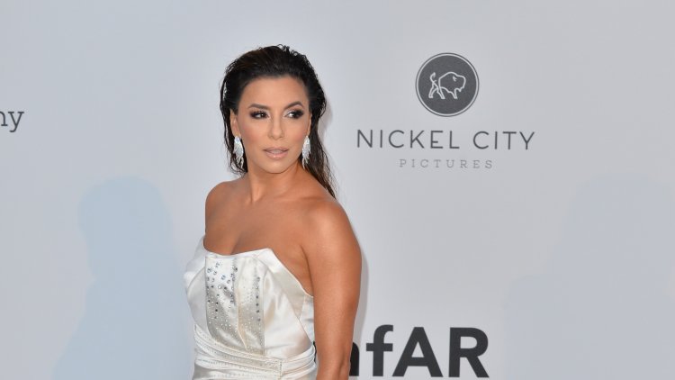 Eva Longoria showed off her slim figure!