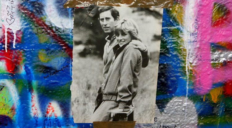 Is "The Crown" more favorable to Diana than to Charles