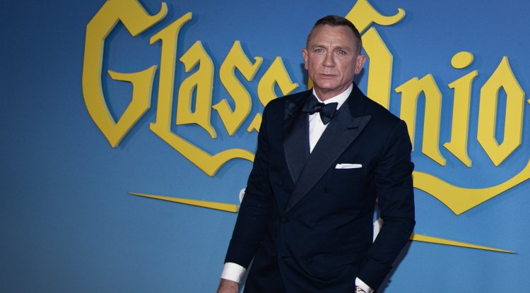 WATCH: "Glass Onion: A Knives Out Mystery" movie