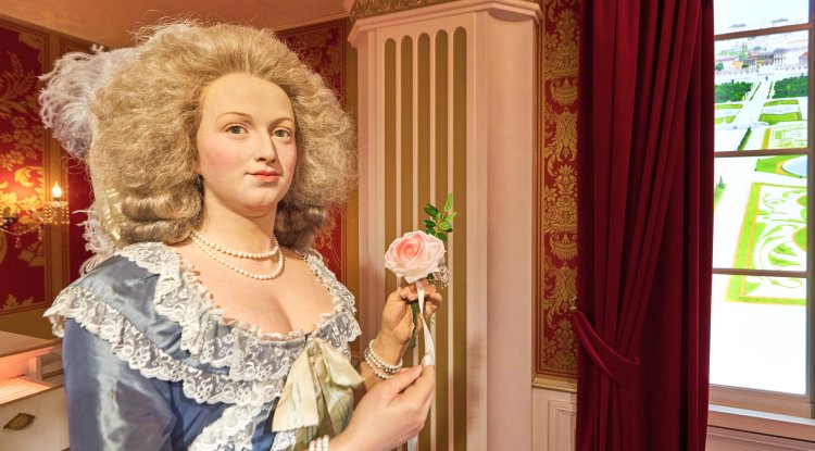 New BBC series: "Marie Antoinette"