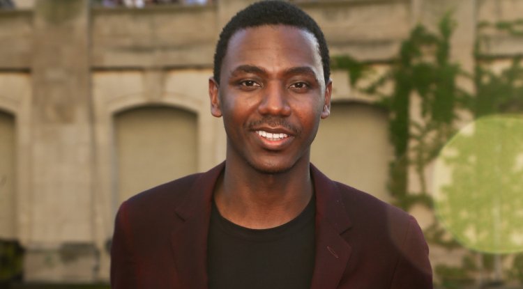 Famous comedian at the Golden Globes