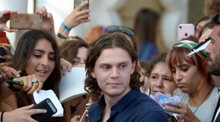 Evan Peters: "It was difficult for me to watch the series"