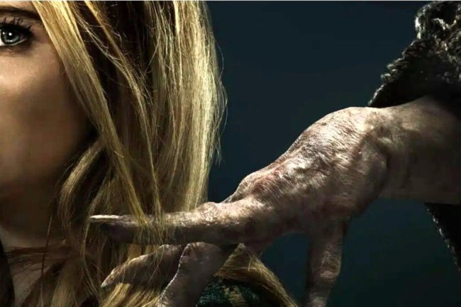 Frey Allan inherits haunted pub in "Baghead" trailer!