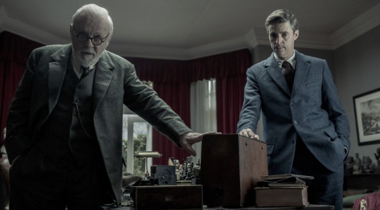 Two legends meet in the trailer for "Freud's Last Session"!