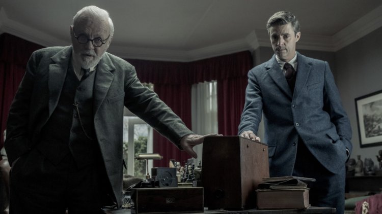Two legends meet in the trailer for "Freud's Last Session"!